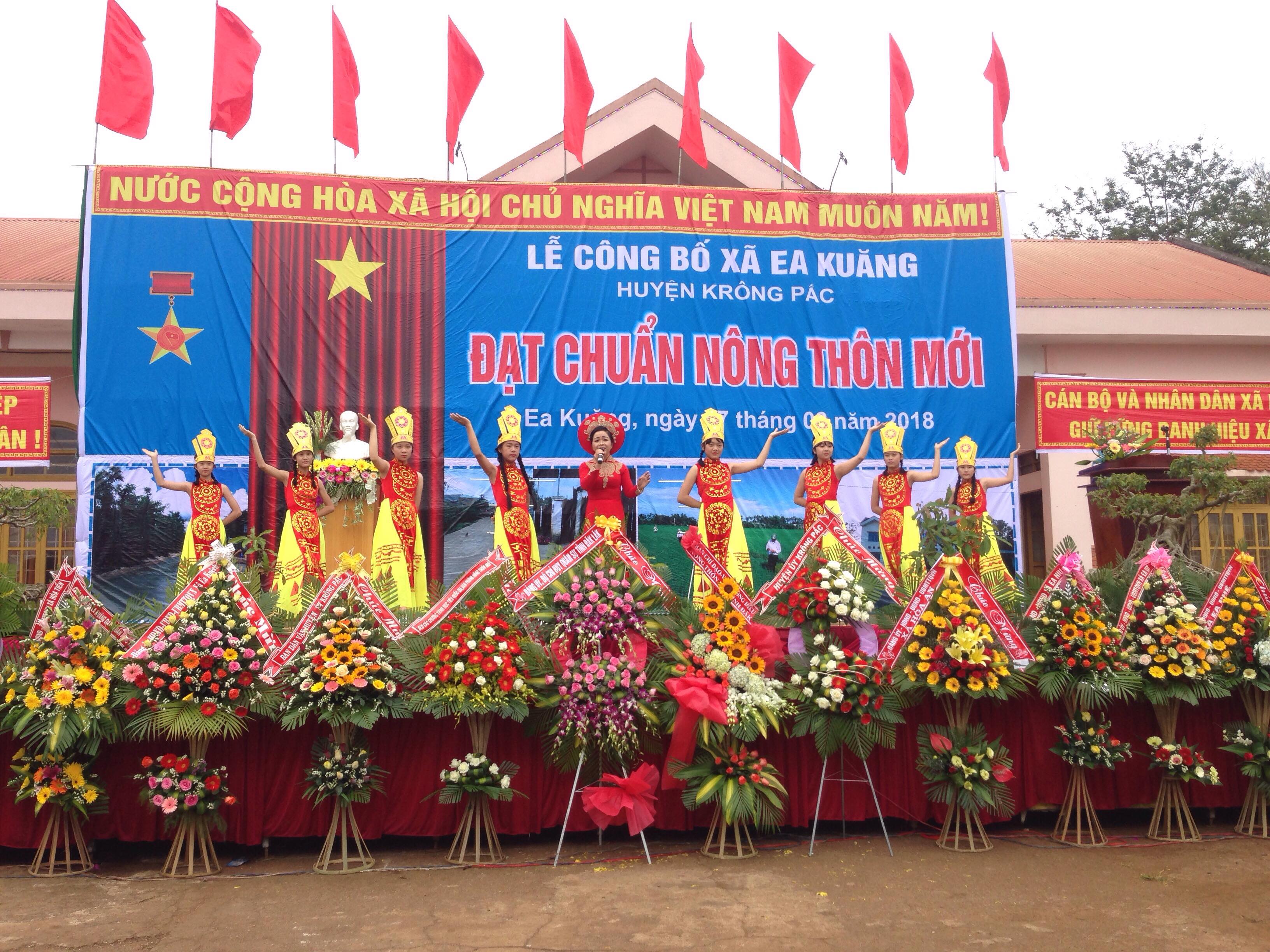 Lễ công bố xã Ea Kuăng đạt chuẩn nông thôn mới