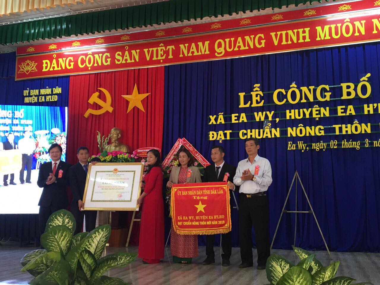 Lễ công bố xã Ea Wy đạt chuẩn nông thôn mới năm 2019 – xã công bố lễ đạt chuẩn nông thôn mới đầu tiên của năm 2020