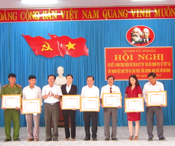 Những điển hình tiêu biểu trong học tập và làm theo Bác ở huyện M'Drak