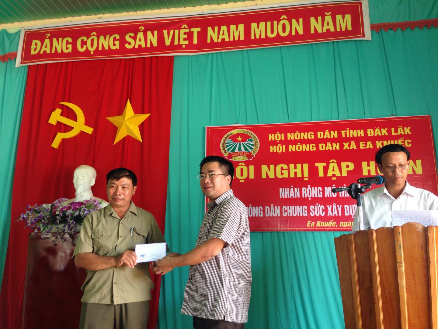 TẬP HUẤN NHÂN RỘNG MÔ HÌNH CHI HỘI NÔNG DÂN CHUNG SỨC XÂY DỰNG NÔNG THÔN MỚI