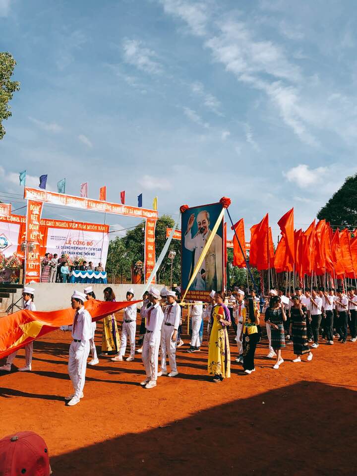 Xã Quảng Hiệp tổ chức lễ đón nhận Cờ thi đua và Bằng công nhận xã đạt chuẩn nông thôn mới năm 2017
